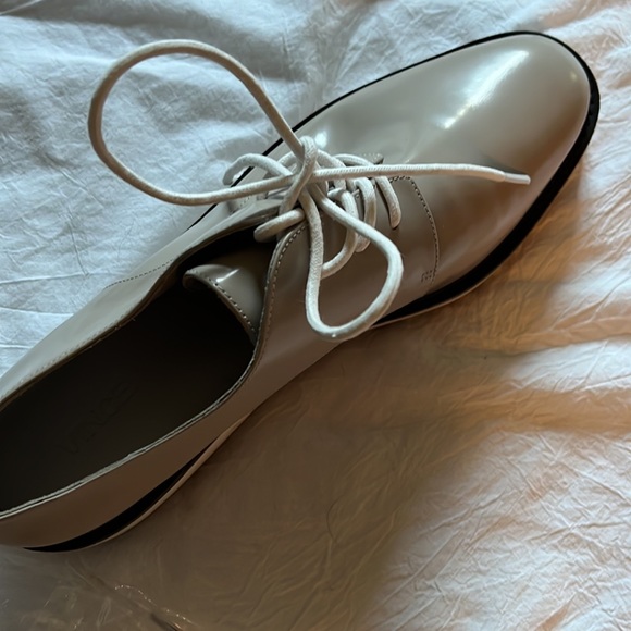 NWOB VINCE. Structured Shoes - Picture 2 of 5